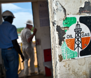 The politics of governing oil effectively: A comparative study of two new oil-rich states in Africa